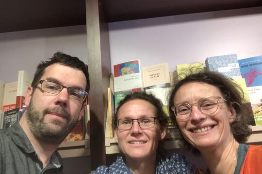 Mickaël Mention, Elisabeth Jacquart et Elsa Tröbs, les trois salaréis-associés de la libraire Le temps d’un livre.