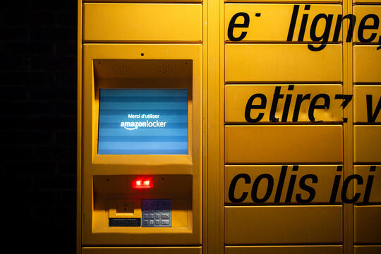 Casiers Amazon de retrait en points de vente de livres