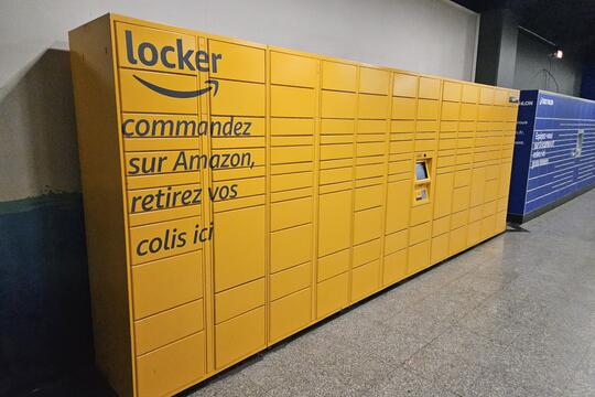 Les locker d'Amazon à l'Aquaboulevard (Paris 15e)