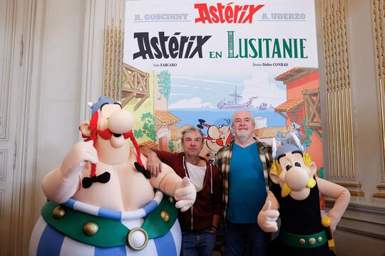 Fabcaro et Didier Conrad lors de la conférence de présentation de l'album "Astérix en Lusitanie" (Albert René)