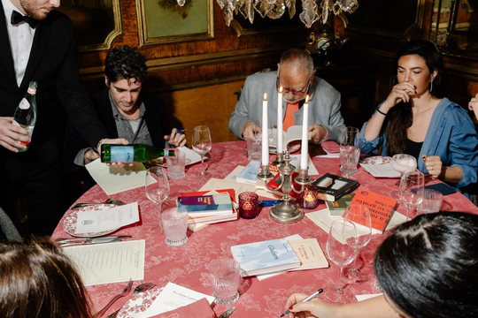 Les membres du jury, réunis le 17 février dans le salon Victor-Hugo du restaurant Lapérouse