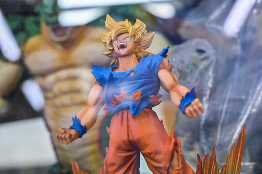 Figurine Dragon Ball dans un magasin au Japon