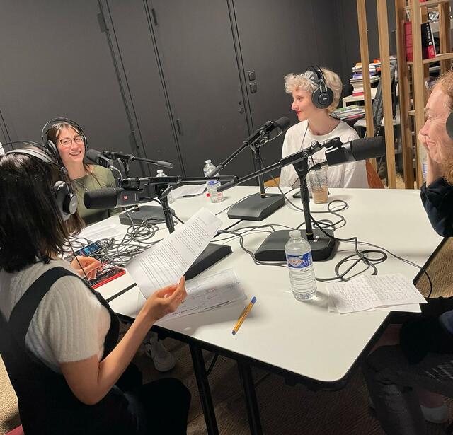 L'équipe de Livres Hebdo dans le studio des Voix du Livre