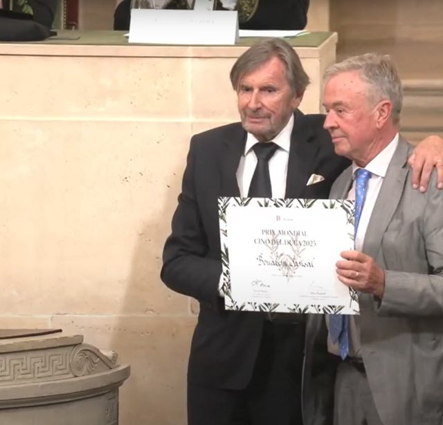 Daniel Rondeau de l'Académie Française et Antoine Gallimard le 18 juin 2025 sous la coupole
