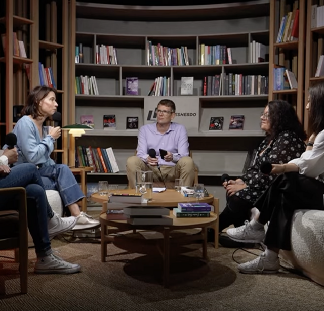 Le plateau du webinaire spécial romance 2025 de Livres Hebdo