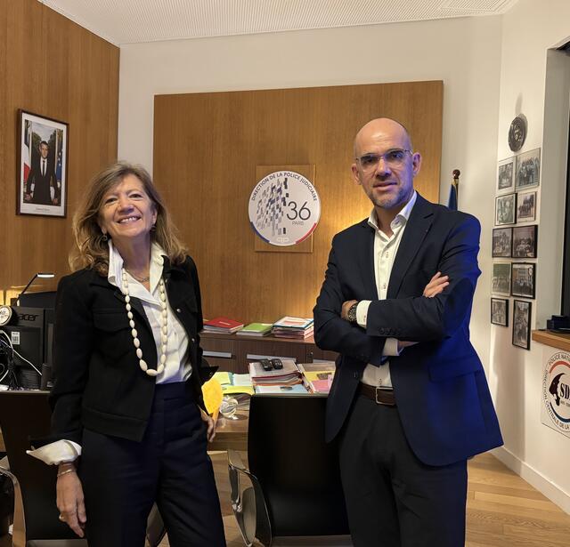 Agnès Catineau et Fabrice Gardon dans les bureaux de la Police judiciaire de Paris au 36 rue du Bastion 