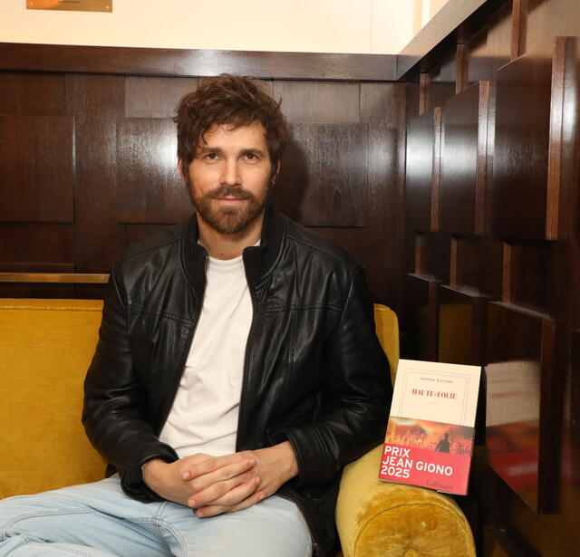 Antoine Wauters, lauréat du prix Jean Giono 2025 pour son roman "Haute-folie" (Gallimard)