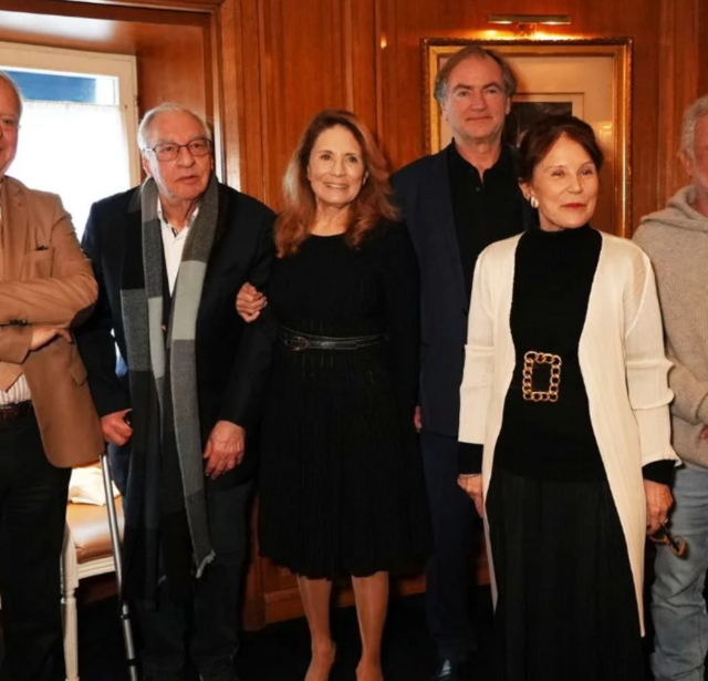 Le jury réuni au sein de l'établissement Drouant à Paris, présidé par Reha Hutin