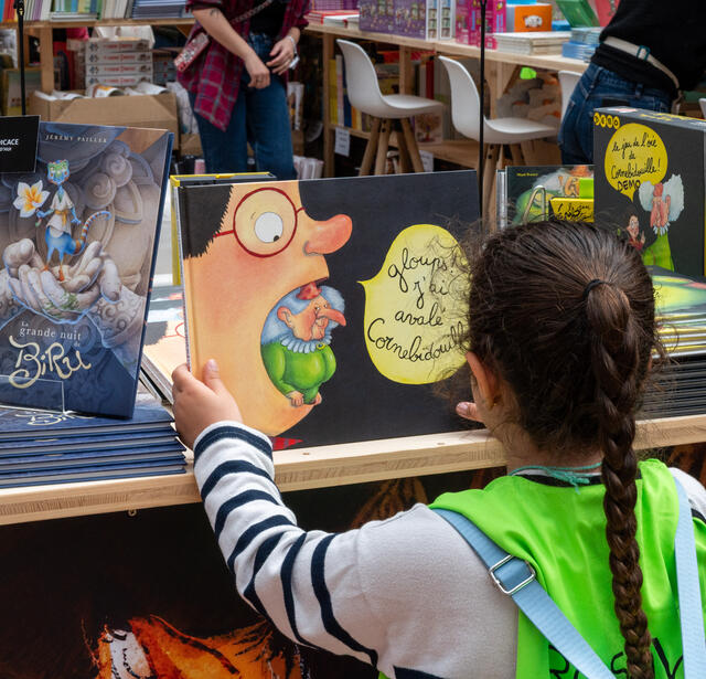 Une jeune lectrice