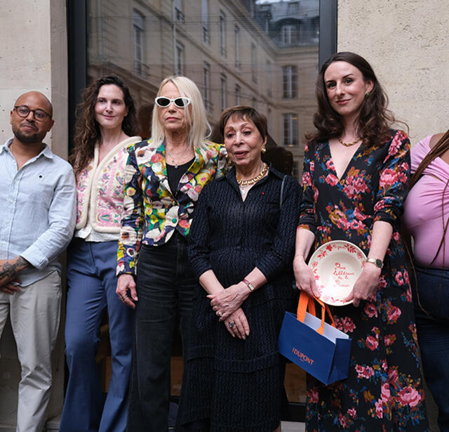 Élise Lépine (Les courants d'arrachements chez Grasset) et les membres du jury du prix de la passion.jpg