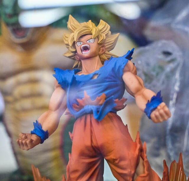 Figurine Dragon Ball dans un magasin au Japon