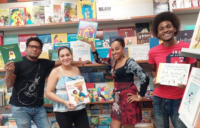 L'équipe de la librairie Point Lire, dans la commune du Moule, en Guadeloupe