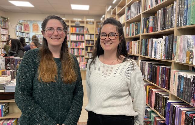 Christine Roger et Julie Prigent, fondatrices de la librairie-café Nilmë, à Rennes.