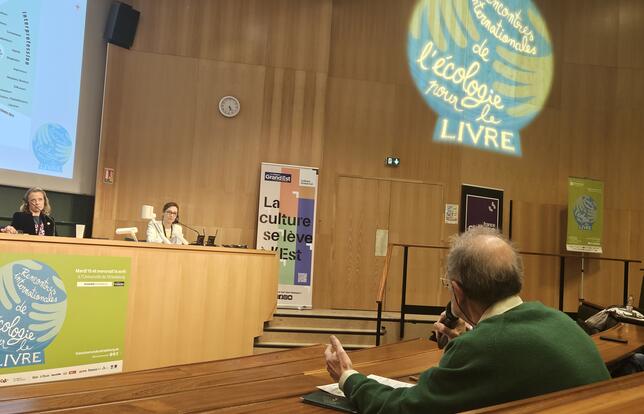 Intervention du public aux Rencontres internationales de l'écologie pour le livre