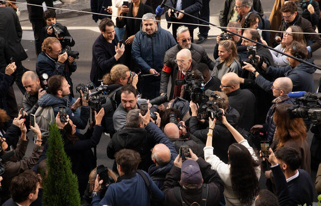 Laurent Mauvignier arrivant chez Drouant pour recevoir le prix Goncourt
