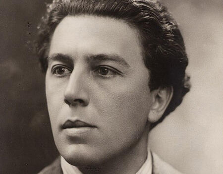 André Breton photographié en 1927