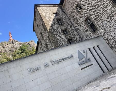 Les journées d’études de l’association des bibliothécaires départementaux (ABD) étaient organisées du 23 au 25 septembre 2024 au Puy-en-Velay (Haute-Loire), et ont réuni plus de 200 participants.