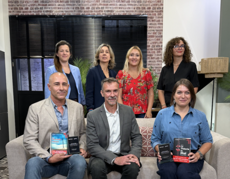 Les lauréats du prix Thriller Télé Loisirs autour du président du jury Franck Thilliez