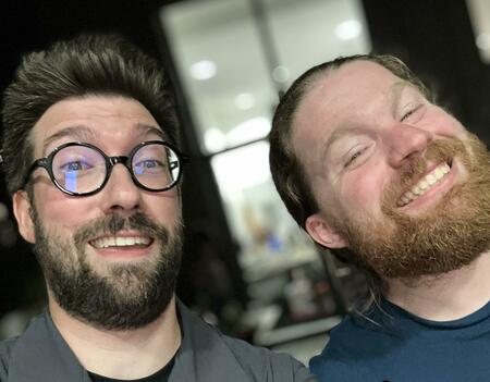 Deux connards dans un bibliobus