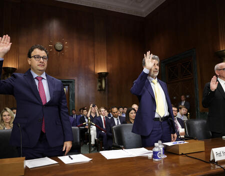 Dario Amodei, Pdg d'Anthropic, Yoshua Bengio, fondateur de Mila et Stuart Russel, professeur à Berkeley