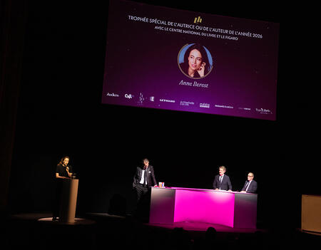 Anne Berest, trophée spécial de l'autrice de l'année.