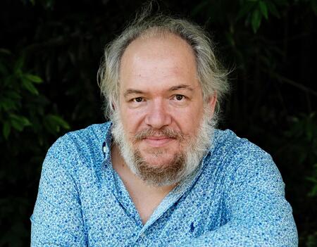 Mathias Énard, lauréat du Spycher : Literaturpreis Leuk 2026.