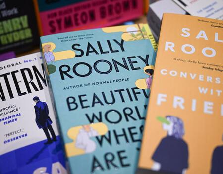 Les livres de Sally Rooney sont interdits à la vente au Royaume-Uni en raison de son soutien au groupe interdit Palestine Action