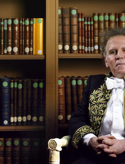Angelo Rinaldi a été élu à l'Académie française le 21 juin 2001