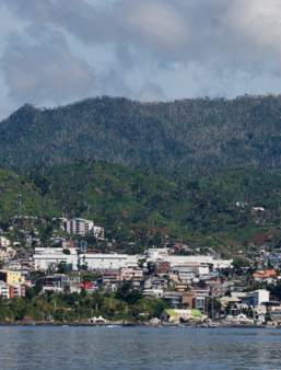 Vue du port de Mamoudzou, chef-lieu de Mayotte