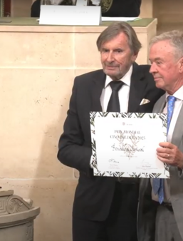 Daniel Rondeau de l'Académie Française et Antoine Gallimard le 18 juin 2025 sous la coupole