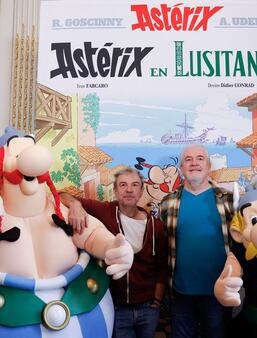 Fabcaro et Didier Conrad lors de la conférence de présentation de l'album "Astérix en Lusitanie" (Albert René)