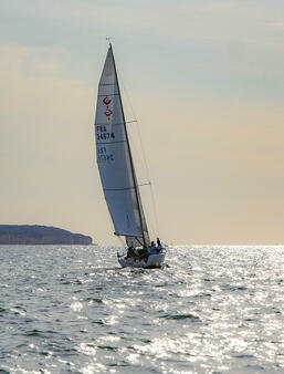La littérature maritime a ses auteurs phares, ses maisons d'édition, et ses librairies amies, souvent installées sur le littoral