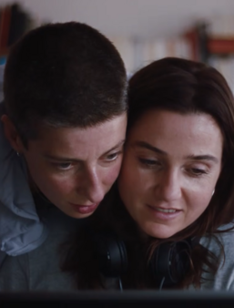 Bande-annonce de "Julian", avec Laurence Roothooft et Nina Meurisse