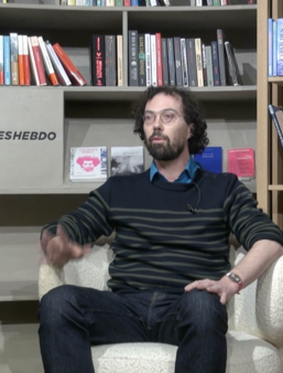 Benoît Virot dans le studio de Livres Hebdo