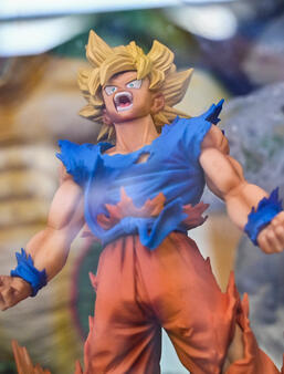 Figurine Dragon Ball dans un magasin au Japon