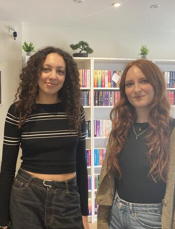 Maëva Litim et Sophie Maréchal, fondatrices de la librairie Romance, à Valence