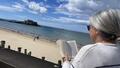 Lectrice à st malo, pendant le festival Etonnants Voyageurs 2024
