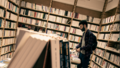 Le rayon poche à la librairie Ici, à Paris