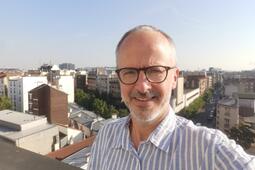 Olivier Ploux, directeur des médiathèques de St-Denis et St-Ouen à Plaine Commune, et militant pour la gratuité des bibliothèques