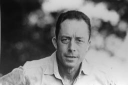 CAMUS Albert © Archives Gallimard