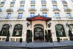 La façade de l'hôtel Royal Monceau, à Paris