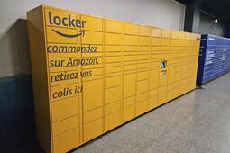 Les locker d'Amazon à l'Aquaboulevard (Paris 15e)