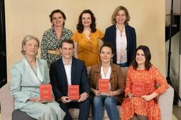 Les lauréats au 1er rang, de gauche à droite : Florence Stevenson, Vincent J. Potier, Marion Gras Gentiletti, Éloïse Riera