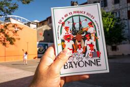 Le basque et la plume