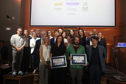 Photo groupe avec les lauréats - Prix du livre La Tribune 2025