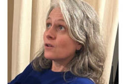 Natacha de la Simone, responsable de la librairie L'Atelier, à Paris
