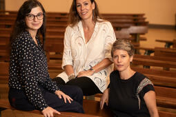 Anne Lecomte, responsable éditoriale, Valérie Robin Azevedo, directrice d'UPC éditions, et Aurélia Michel, codirectrice de la collection "Démêlés"