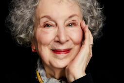 Margaret Atwood Le livre des vies Memoires ecarlates Robert Laffont0.jpg