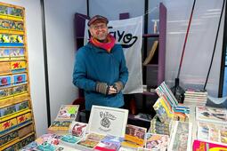 Frédéric Fourreau derrière son stand à BD Boum